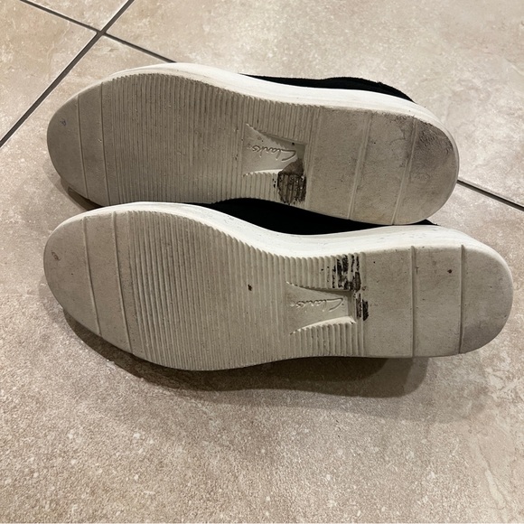 Clark’s black sueded sneakers - Picture 6 of 8